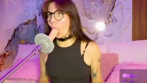 Mia online show from 04.15.26