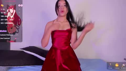 Mara  Isabel online show from 11.08.25