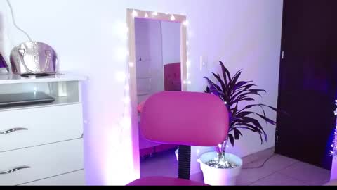 alissesallie_ online show from 01.07.25