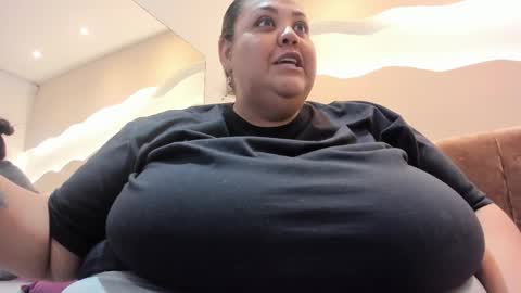 Snapshot of alisson_am chatting on 03.26.26 Alisson online show from 03.26.26