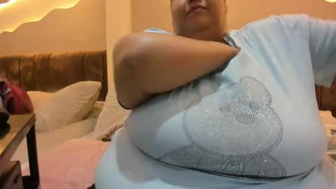 Snapshot of alisson_am chatting on 05.29.26 Alisson online show from 05.29.26