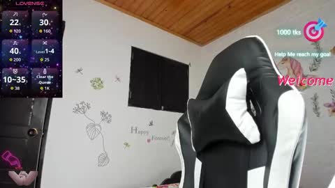 Snapshot of alisson_hoffman05 chatting on 10.24.25 Alisson hoffman05 online show from 10.24.25