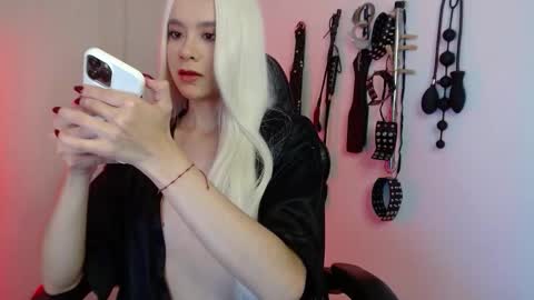 Alisson Beckett online show from 03.10.26