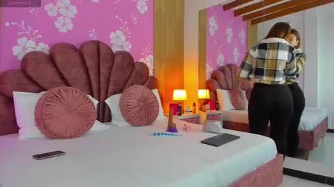 Snapshot of alissonpeach01 chatting on 11.05.25 alissonpeach01 online show from 11.05.25