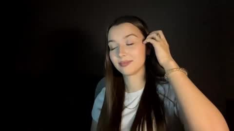 Annie online show from 11.28.25