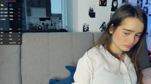 Snapshot of alivialovely chatting on 11.05.25 Alivia online show from 11.05.25