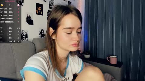 Snapshot of alivialovely chatting on 11.22.25 Alivia online show from 11.22.25