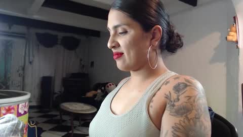 Snapshot of alix_beltran chatting on 09.26.25 Alix online show from 09.26.25