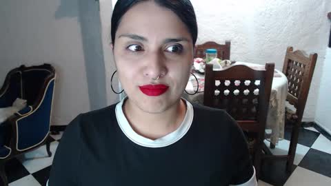 Snapshot of alix_beltran chatting on 10.05.25 Alix online show from 10.05.25