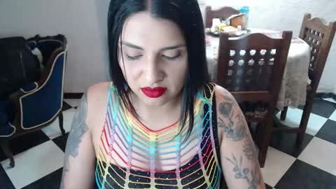 Snapshot of alix_beltran chatting on 10.22.25 Alix online show from 10.22.25