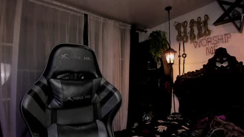   online show from 12.03.24