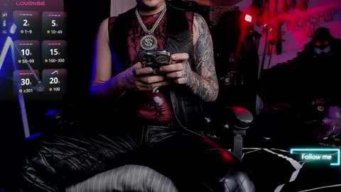   online show from 11.05.25