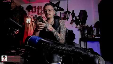 Snapshot of allanhurtss chatting on 01.15.26 online show from 01.15.26