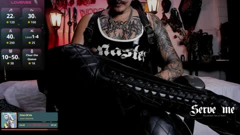 Snapshot of allanhurtss chatting on 04.11.26 online show from 04.11.26
