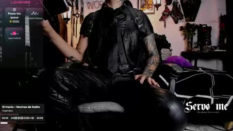 Snapshot of allanhurtss chatting on 04.25.26 online show from 04.25.26