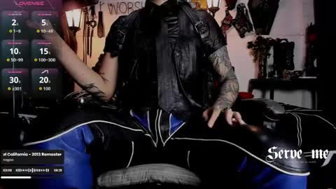 Snapshot of allanhurtss chatting on 05.05.26 online show from 05.05.26