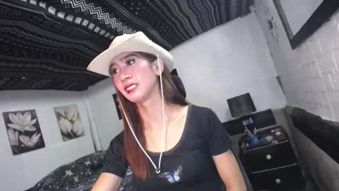 Snapshot of allday_mistress chatting on 01.10.26 trina online show from 01.10.26