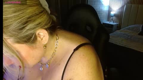 Snapshot of allegra_ferragamo chatting on 11.18.25 Ale online show from 11.18.25
