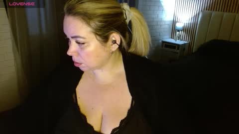 Snapshot of allegra_ferragamo chatting on 03.26.26 Ale online show from 03.26.26