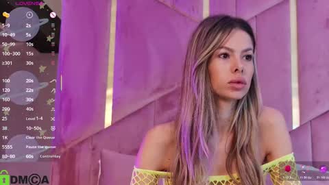 Snapshot of allenamoon chatting on 10.27.25 Allena online show from 10.27.25