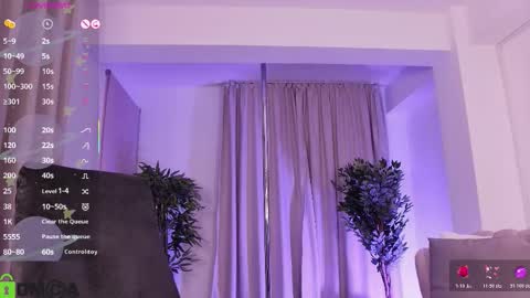 Snapshot of allenamoon chatting on 11.27.25 Allena online show from 11.27.25