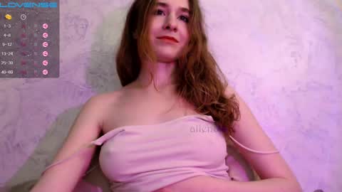 Snapshot of allendia chatting on 01.12.25 Ellen online show from 01.12.25