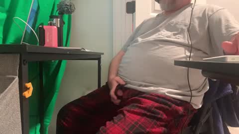 Allergictolove online show from 02.15.25