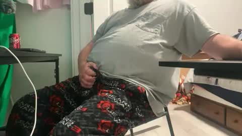 Allergictolove online show from 11.16.25