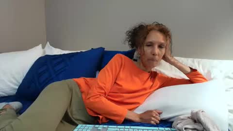 wishlist on bio online show from 11.12.25