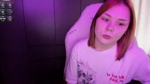Snapshot of alli_zi chatting on 06.10.26 Blair online show from 06.10.26