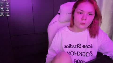 Snapshot of alli_zi chatting on 06.16.26 Blair online show from 06.16.26