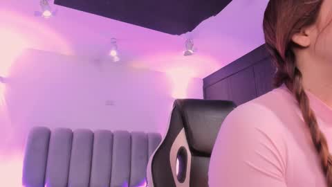 Snapshot of allicelover chatting on 12.15.25 ALLICE online show from 12.15.25