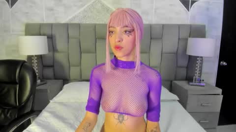 Snapshot of allicerosero chatting on 09.17.25 Allice online show from 09.17.25