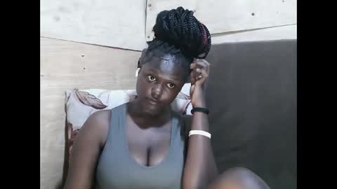 Snapshot of allie_quin chatting on 12.20.25 Allie online show from 12.20.25