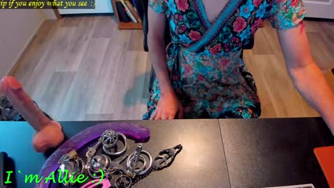 Snapshot of alliekat62 chatting on 12.15.24 Allie online show from 12.15.24