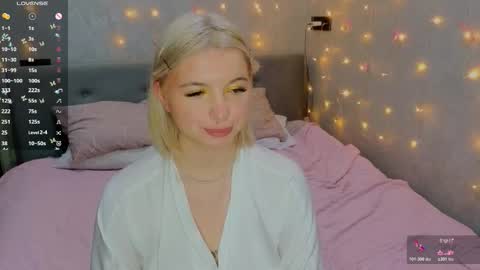 Snapshot of allisa_x chatting on 01.12.26 Alisa online show from 01.12.26