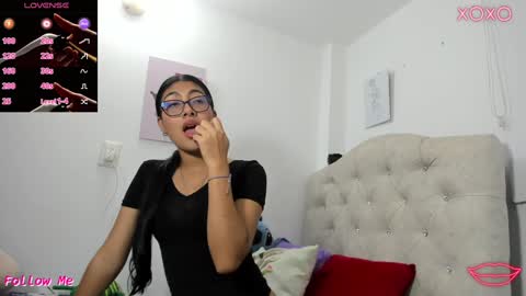 Snapshot of allison_18_ chatting on 02.09.25 Nana online show from 02.09.25