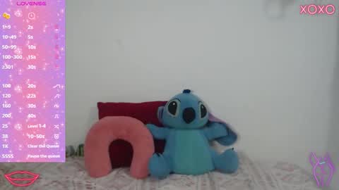 Snapshot of allison_18_ chatting on 10.09.25 Nana online show from 10.09.25