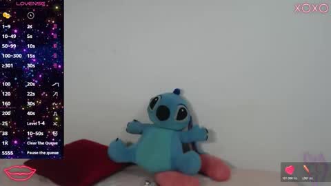 Snapshot of allison_18_ chatting on 11.06.25 Nana online show from 11.06.25