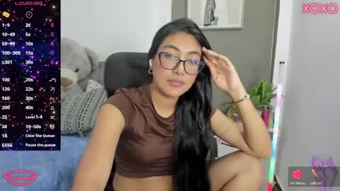 Snapshot of allison_18_ chatting on 11.20.25 Nana online show from 11.20.25