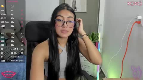 Snapshot of allison_18_ chatting on 11.28.25 Nana online show from 11.28.25