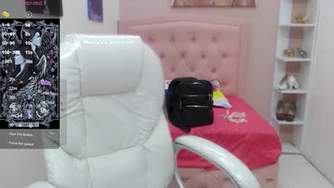 Snapshot of allison_garcia chatting on 11.14.25 ALLISON online show from 11.14.25