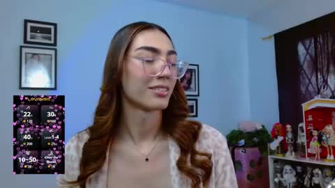 Snapshot of allisonblossom chatting on 10.07.25 online show from 10.07.25