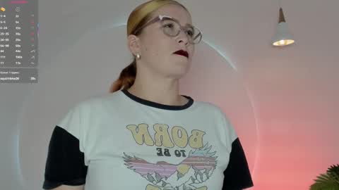 Snapshot of allisonroberts_ chatting on 10.28.25 Alli online show from 10.28.25