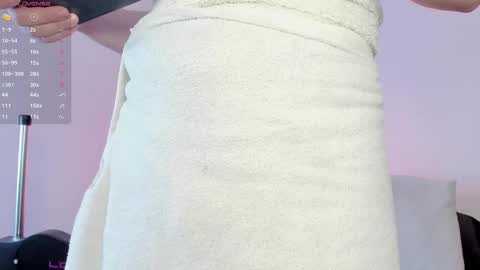 Snapshot of allisonroberts_ chatting on 11.14.25 Alli online show from 11.14.25