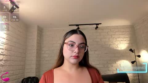 Snapshot of allisonrogersx chatting on 06.30.26 Allison Rogers online show from 06.30.26