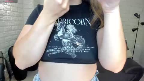 Snapshot of allisonrogersx chatting on 07.02.26 Allison Rogers online show from 07.02.26