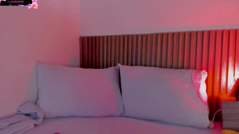 Snapshot of alliss_ginger_ chatting on 11.29.25 A L L I S S online show from 11.29.25