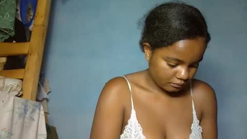 allizida01 online show from 11.26.25