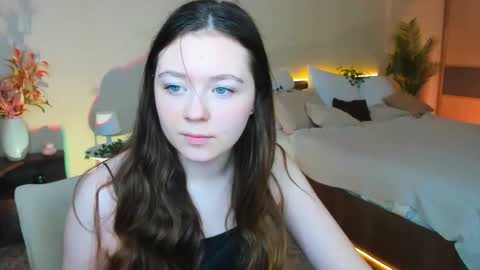 alluringeyess online show from 10.18.25